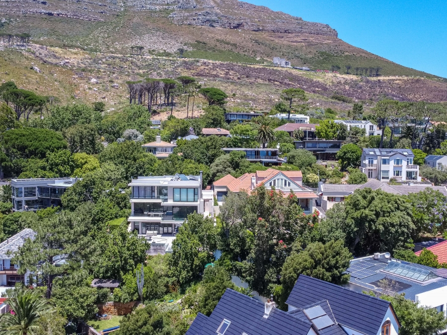 6 Bedroom Property for Sale in Oranjezicht Western Cape